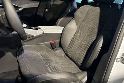 Peugeot 3008 GT Plug-in HYBRID e-DCS7 1.6 PHEV