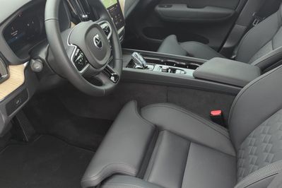 Volvo XC60 B5 B AWD Plus Dark aut