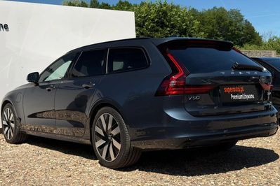 Volvo V90 T8 AWD Plug-In Hybrid Plus Dark