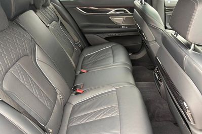 BMW Seria 7 750i xDrive M Sport
