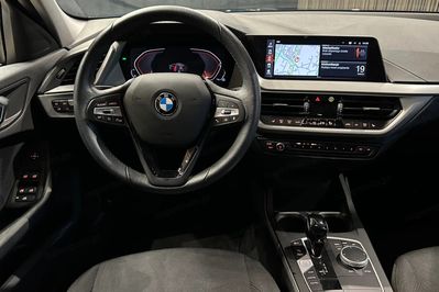 BMW Seria 1 118i Advantage aut