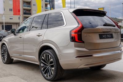 Volvo XC90 B5 B AWD Ultra Bright 7os