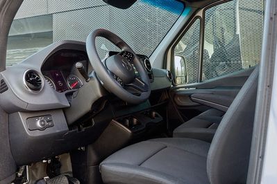 Mercedes Sprinter 319 CDI Długi 9G-TRONIC