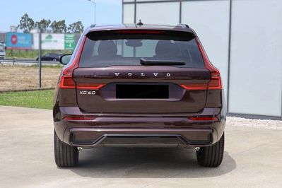 Volvo XC60 B5 AWD Ultra Dark
