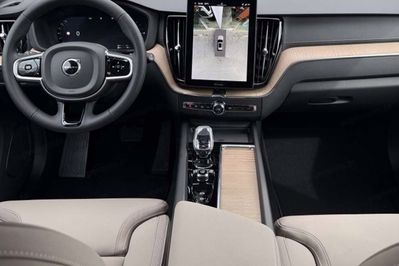 Volvo XC60 T6 Plug-In Hybrid AWD Ultra Bright