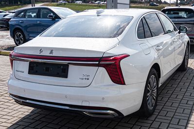 Hongqi H5 Deluxe 2.0T DSG