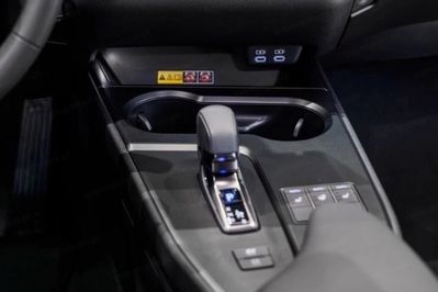 Lexus UX 300h Business