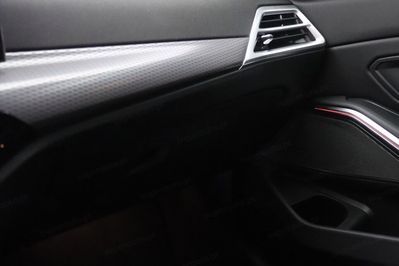 BMW Seria 3 330e xDrive M Sport