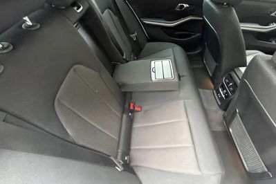BMW Seria 3 318i Advantage aut