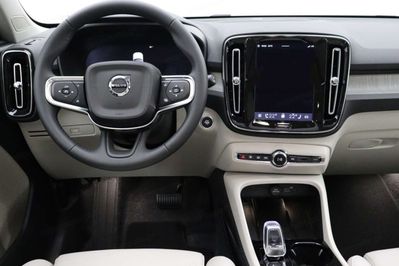 Volvo XC40 B4 Ultra Dark
