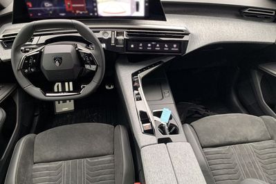 Peugeot 5008 GT 1.2 mHEV e-DCS6