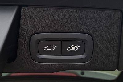 Volvo XC60 T6 Plug-In Hybrid AWD Plus Dark aut