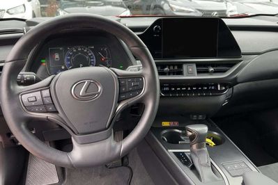 Lexus UX 300h Business