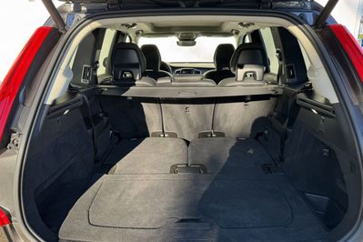 Volvo XC90 T8 AWD Plug-In Hybrid Ultra Dark 7os