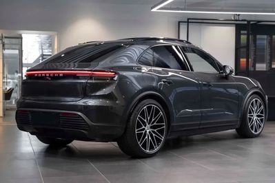 Porsche Macan 4
