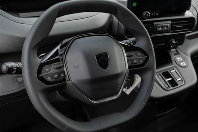 Peugeot Partner Van L2H1 EAT8