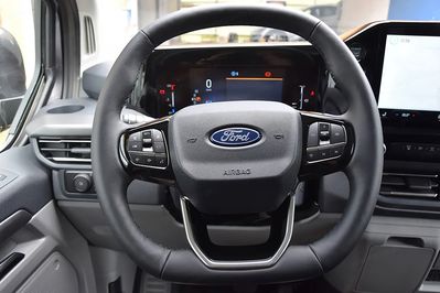 Ford Tourneo Custom 320 L2H1 Titanium A8