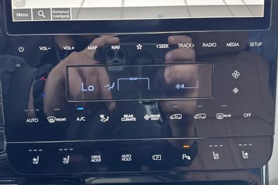 Hyundai Staria 1.6 T-GDI HEV Luxury aut