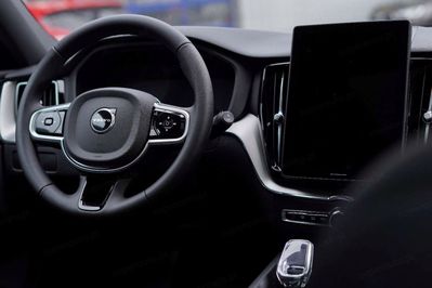 Volvo XC60 T6 Plug-In Hybrid AWD Ultra Black Edition