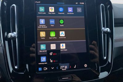 Volvo XC40 B3 B Plus Dark