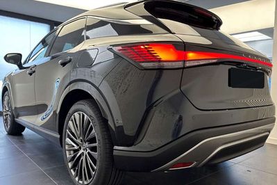 Lexus RX 450h+ Omotenashi 2.5 Hybrid Plug-in