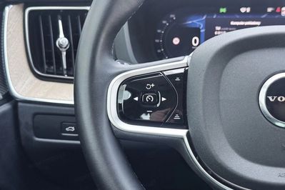 Volvo XC60 B5 B AWD Plus Dark