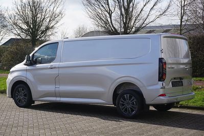 Ford Transit Custom 320 L2H1 Limited A8