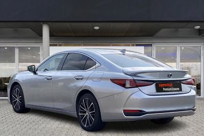 Lexus ES 300h Business Edition