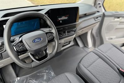 Ford Transit Custom 320 L2H1 Limited A8 AWD