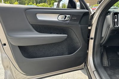 Volvo XC40 B3 Plus Dark