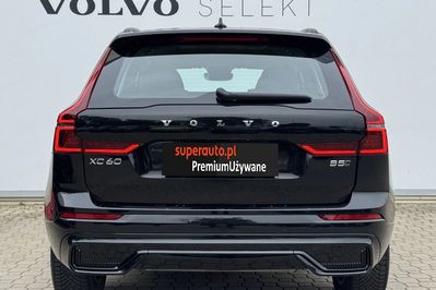 Volvo XC60 B5 B AWD Plus Dark