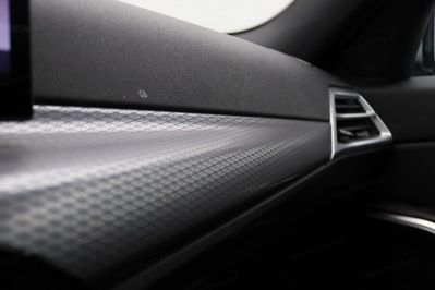 BMW Seria 3 330i xDrive M Sport