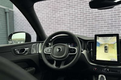 Volvo XC60 T8 Plug-In Hybrid AWD Ultra Black Edition