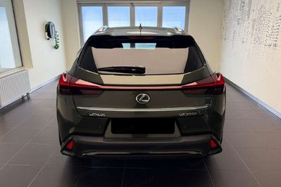 Lexus UX 300h F Sport Design 2.0 Hybrid Dynamic Force
