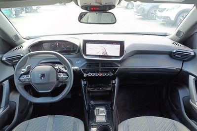 Peugeot 2008 1.2 Puretech Allure S&S EAT8