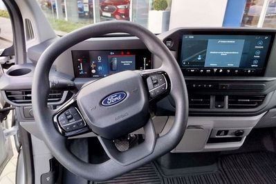 Ford Transit Custom L2H1 AT