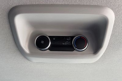 Ford Transit Custom Kombi M1 320 L2H1 Limited A8