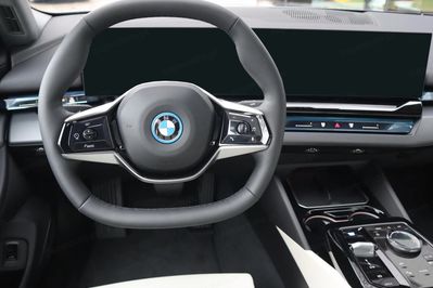 BMW i5 eDrive40