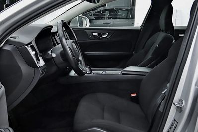 Volvo V60 B4 B Momentum Pro