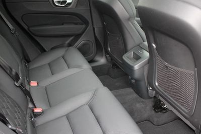 Volvo XC60 B5 B AWD Plus Dark aut