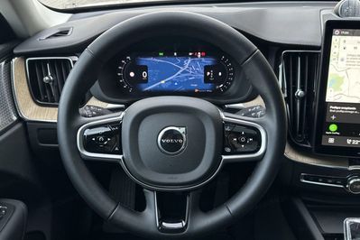 Volvo XC60 B5 B AWD Ultra Dark