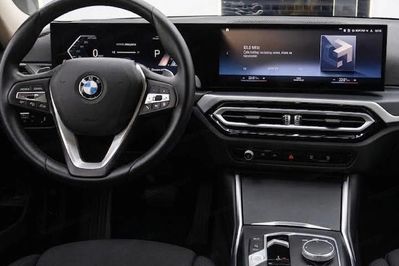 BMW Seria 3 318i Advantage sport-aut