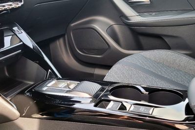 Peugeot 2008 Allure EAT8 1.2 PureTech