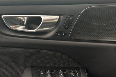 Volvo V60 T6 AWD Plug-In Hybrid Plus Dark