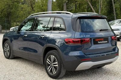 Mercedes GLB 200