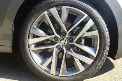 Skoda Octavia Selection Edition 130 1.5 TSI mHEV DSG