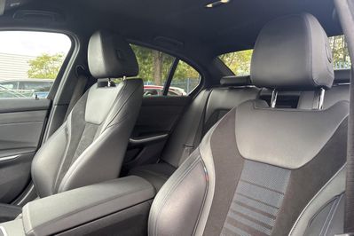 BMW Seria 3 320i xDrive M Sport