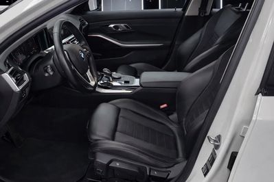 BMW Seria 3 318i Advantage