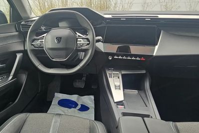 Peugeot 408 1.2 PureTech mHEV Allure S&S e-DSC6