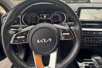 Kia Ceed 1.5 t-Gdi Tribute Dct